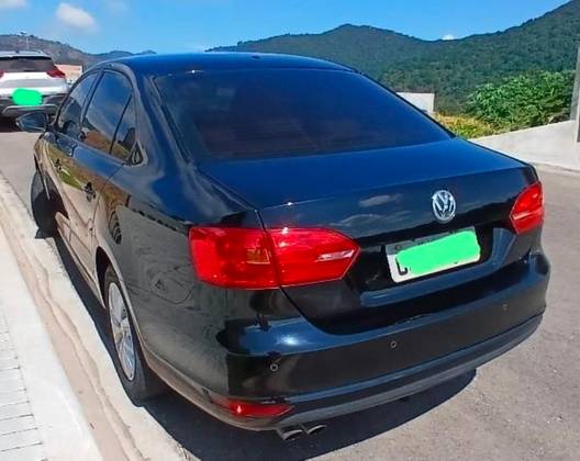 VOLKSWAGEN JETTA 2.0 COMFORTLINE FLEX 4P TIPTRONIC